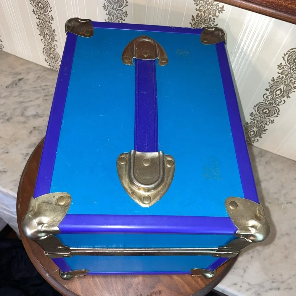 Vintage Medium Size Hard Side Trunk | Metal Latch & Corners | 12x 8.5 x 9in